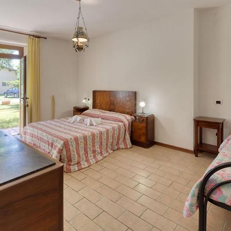 Agriturismo Casella Del Piano Губио Екстериор снимка