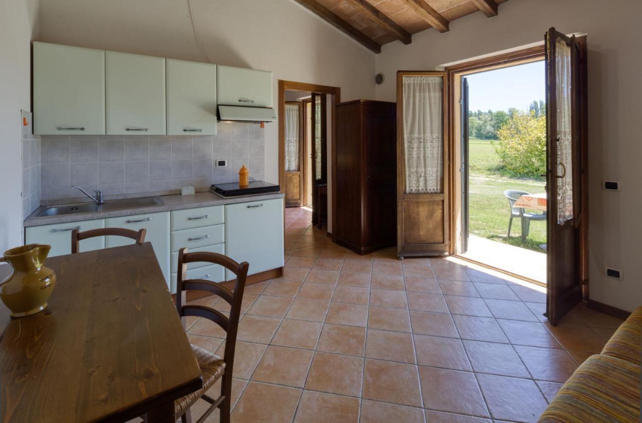 Agriturismo Casella Del Piano Губио Екстериор снимка