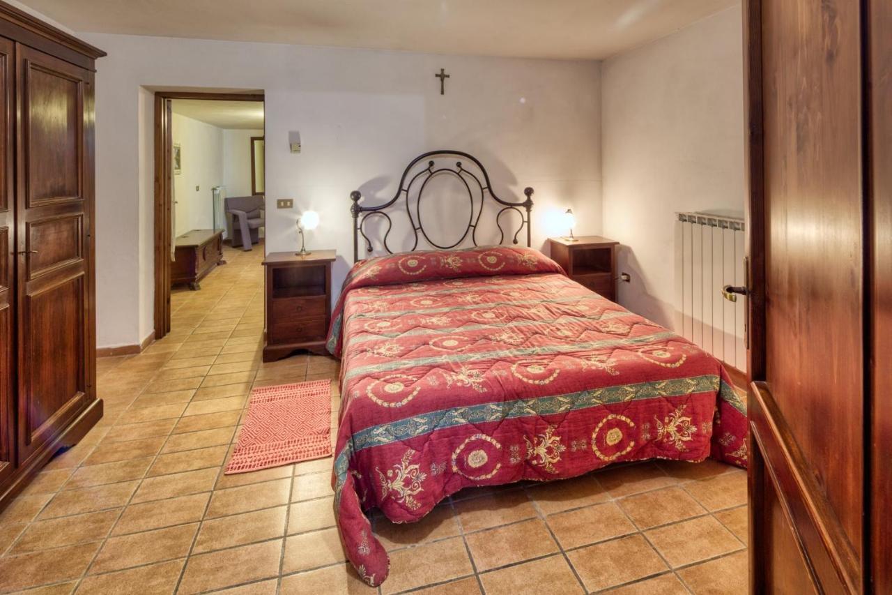 Agriturismo Casella Del Piano Губио Екстериор снимка