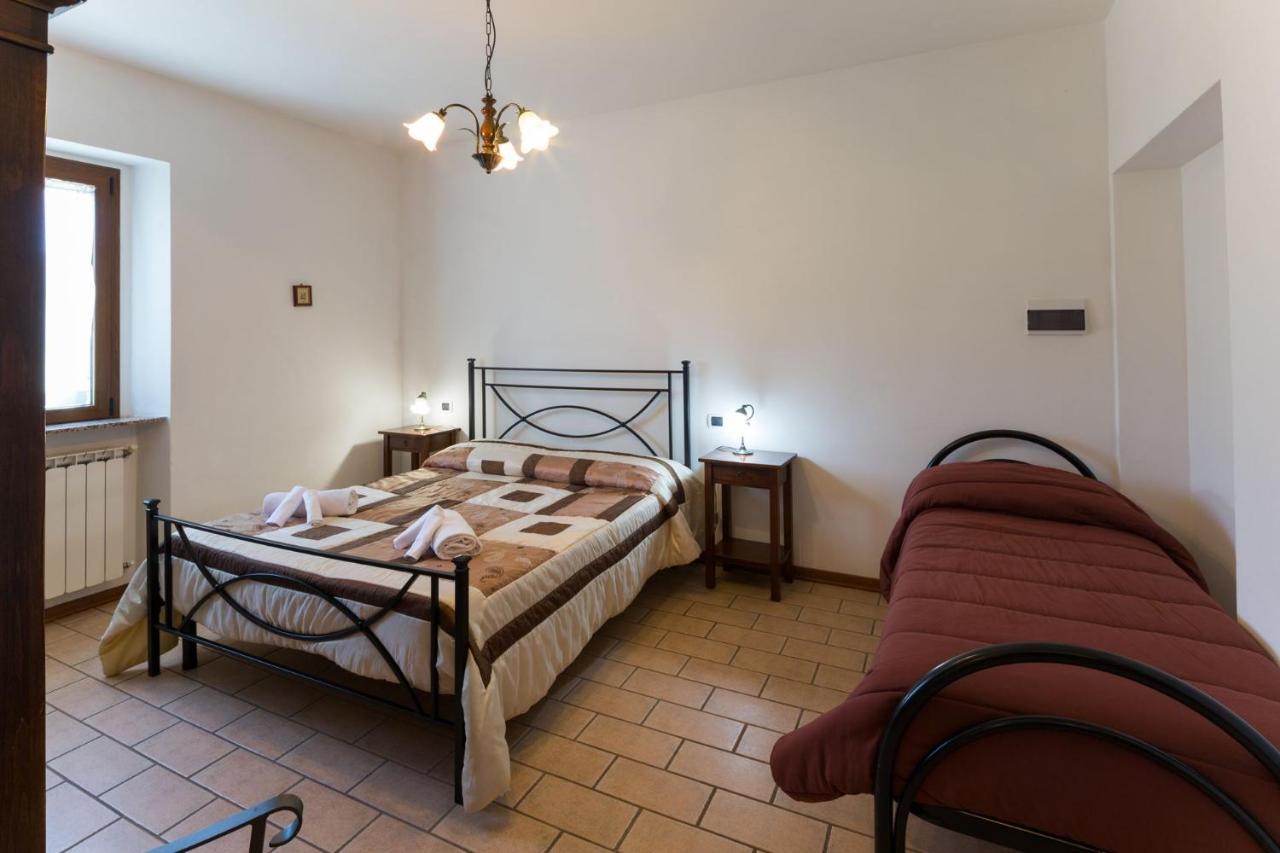 Agriturismo Casella Del Piano Губио Екстериор снимка