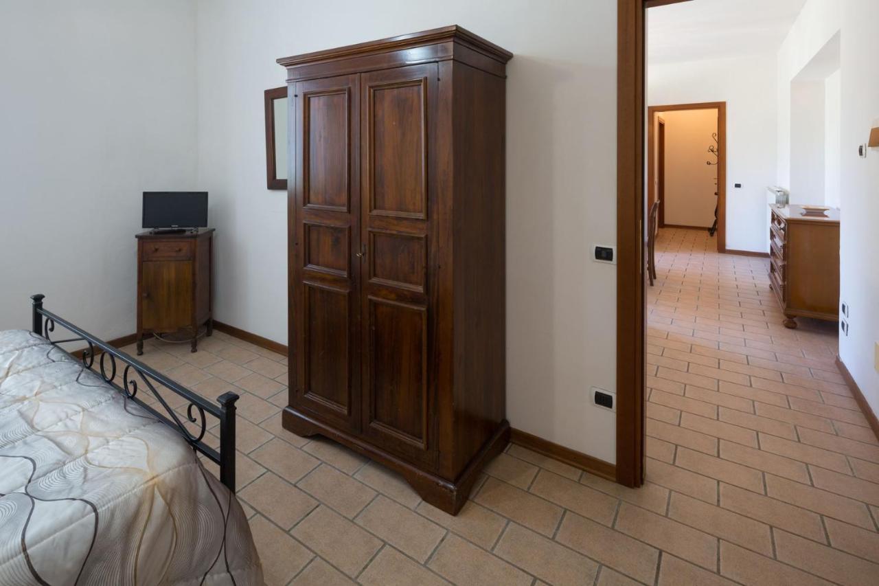 Agriturismo Casella Del Piano Губио Екстериор снимка