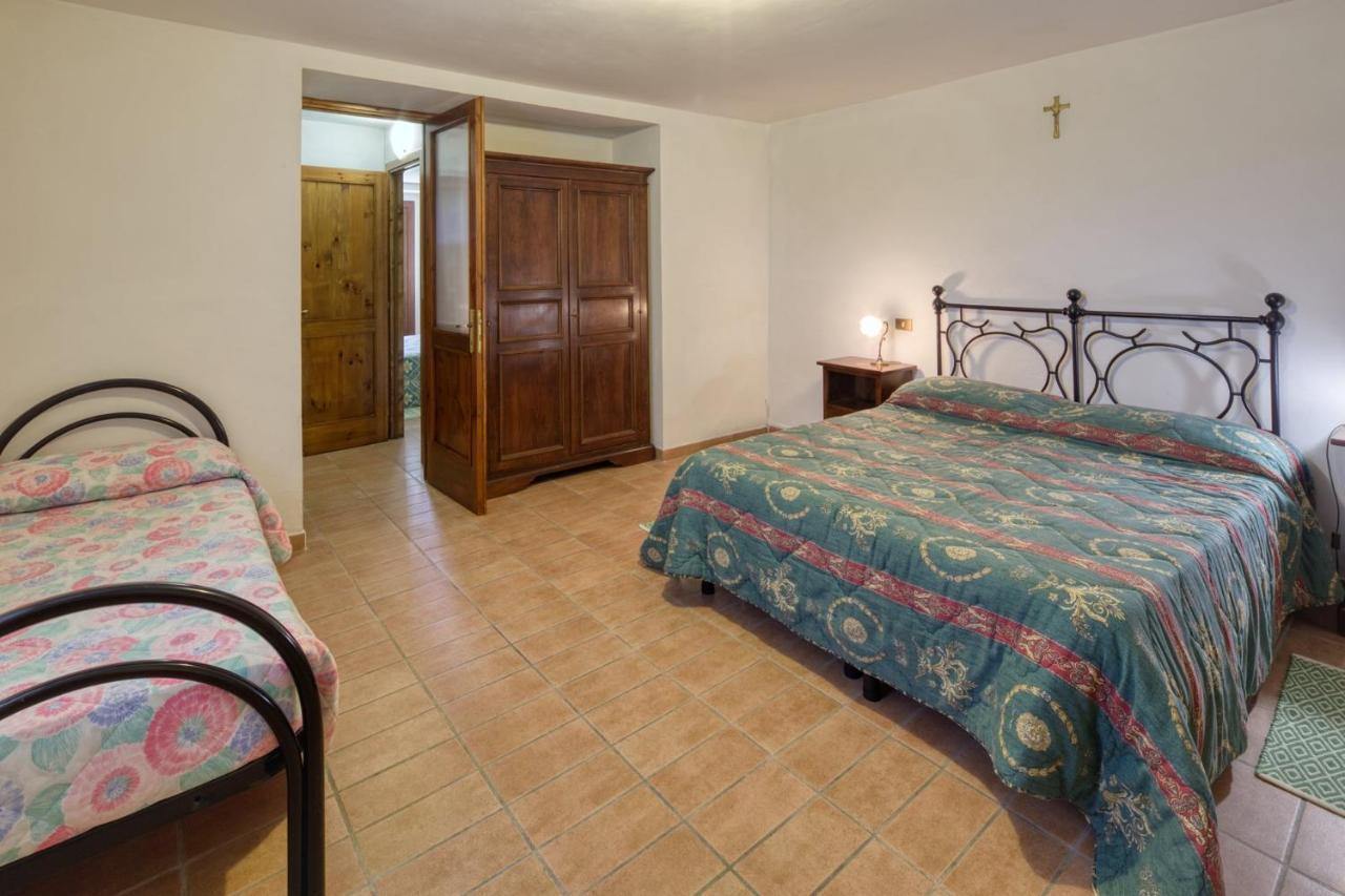 Agriturismo Casella Del Piano Губио Екстериор снимка