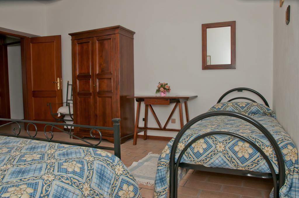 Agriturismo Casella Del Piano Губио Екстериор снимка